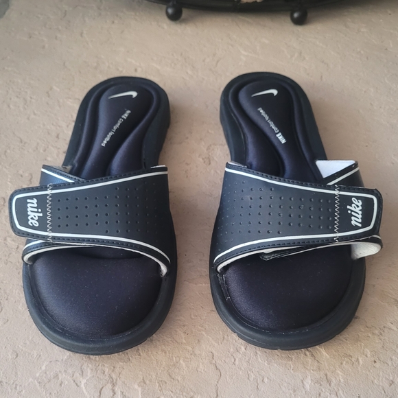 Size 9 Nike Comfort Footbed Black Slide Slip On Cushioned Women Sandals - Picture 1 of 7